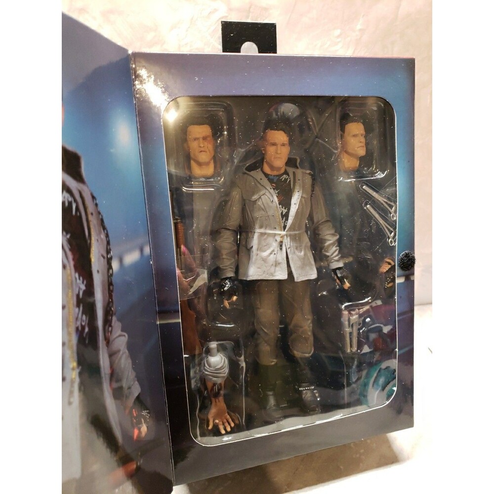 NECA Terminator Tech Noir Ultimate T-800 Arnold Schwarzenegger 7” Action Figure